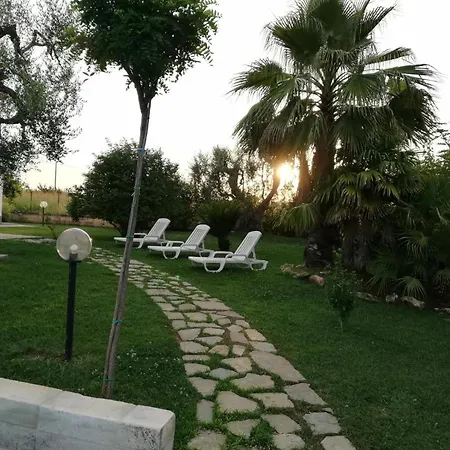 בית נופש Leone *