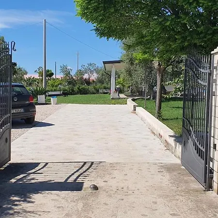 Leone בית נופש *