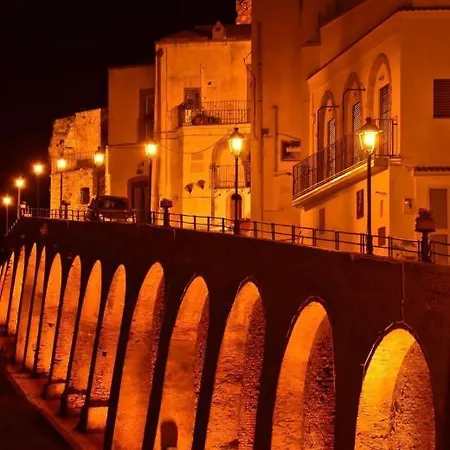 בית נופש Leone *